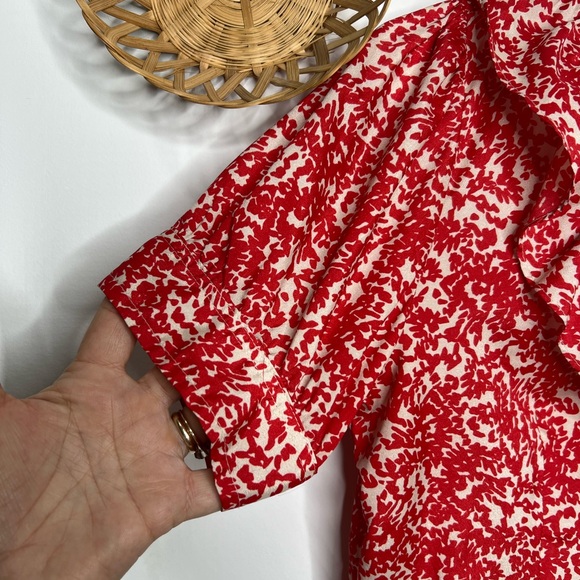 Banana Republic Women's Blouse Size Petite X-Small With Ruffles V-neck Line - Picture 3 of 8